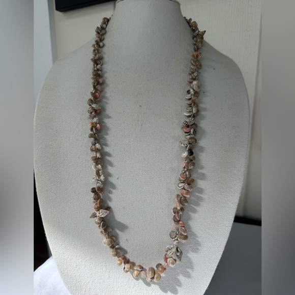 Vintage shell and nut statement necklaces - Picture 7 of 9